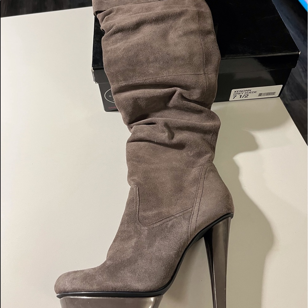 Steve Madden Over-the knee Boot!